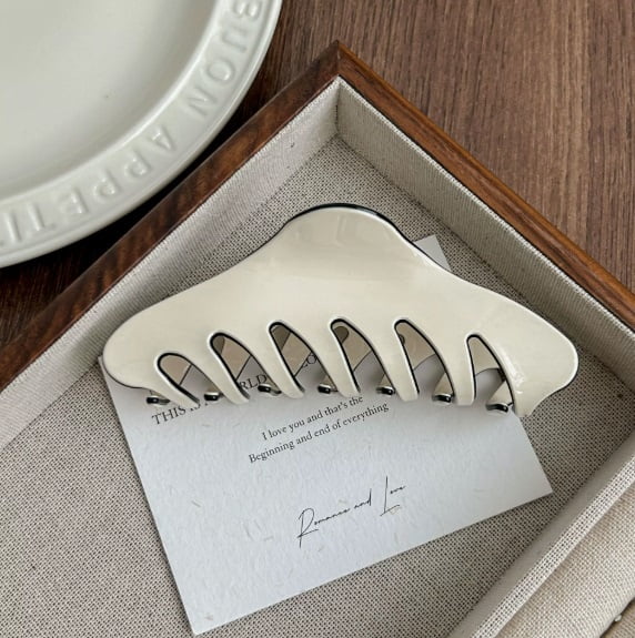 2-Pack Stylish Shark Hair Clips - Strong Grip for Thick Hair, Elegant Design for Everyday Use