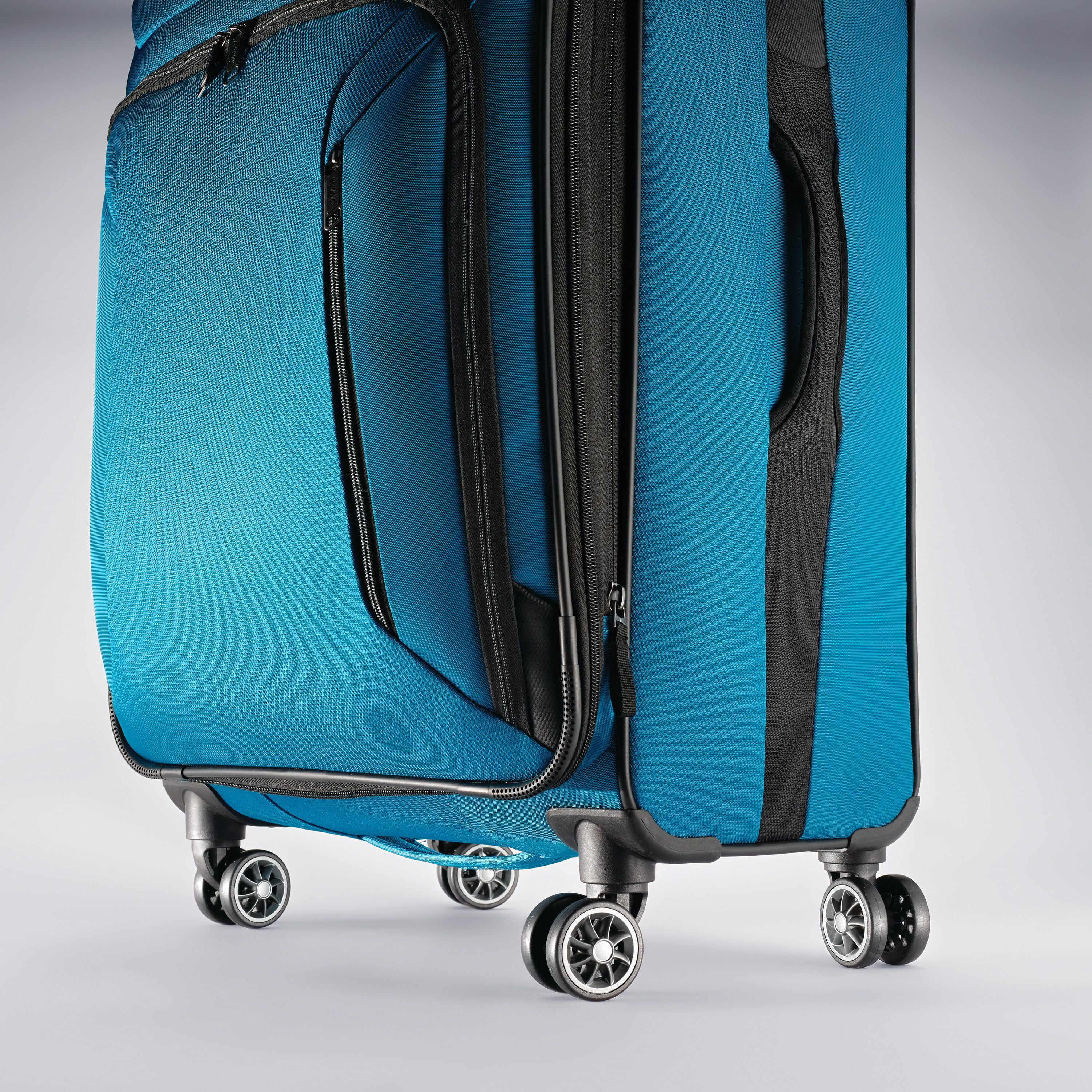 american tourister zoom spinner luggage