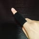 thumbnail image 4 of Xiao Hua 20 fundas para dedos, férula para pulgar, soporte para dedos, alivio del dolor de artritis, dedo en gatillo, ayuda de compresión para deportes (azul), 4 of 5