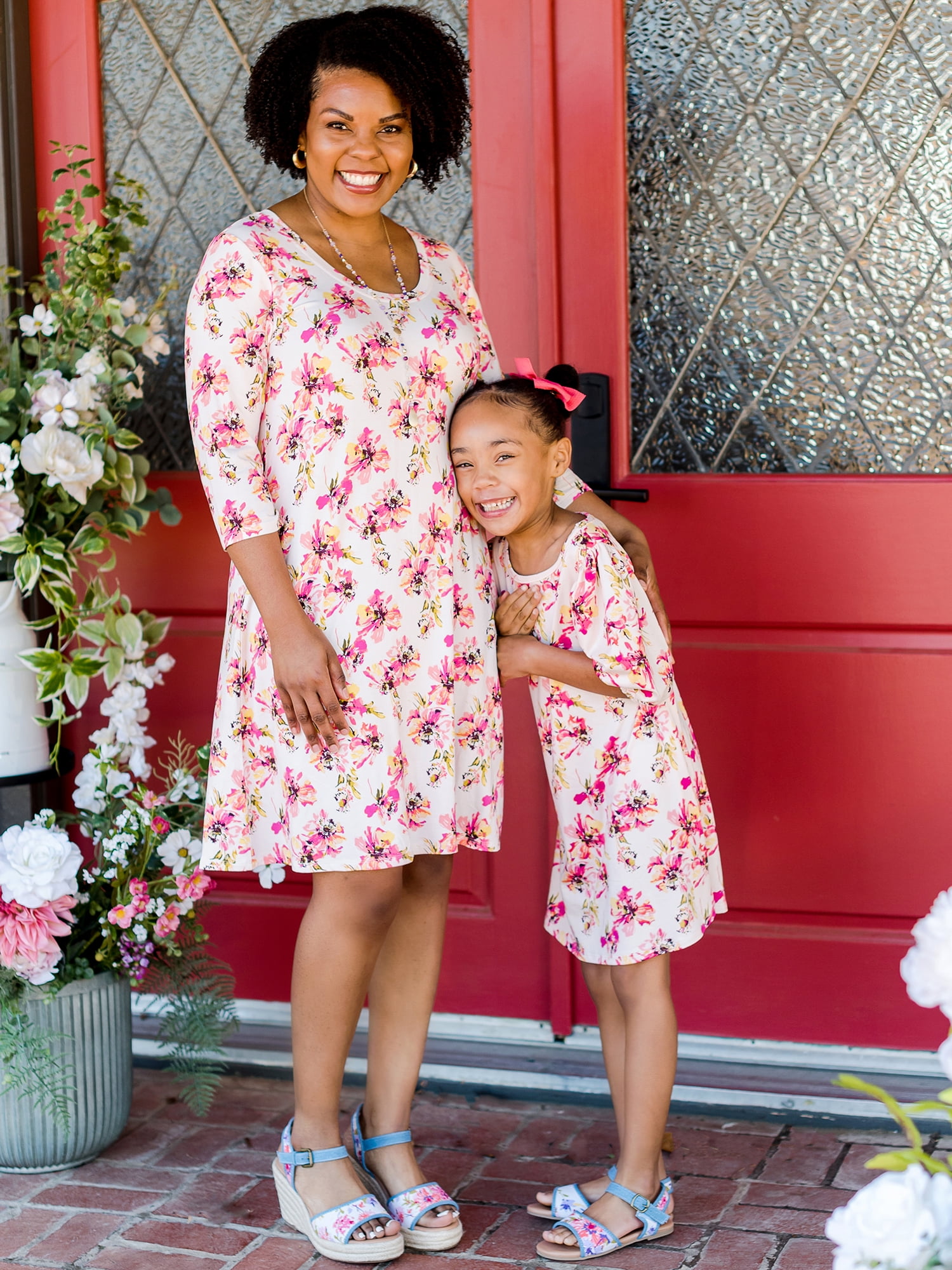 Mom and son shop matching easter outfits