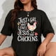 thumbnail image 1 of Playera para Mujer 100% Algodón "Solo Una Chica Que Ama a Jesús y a Sus Gallinas", 1 of 7