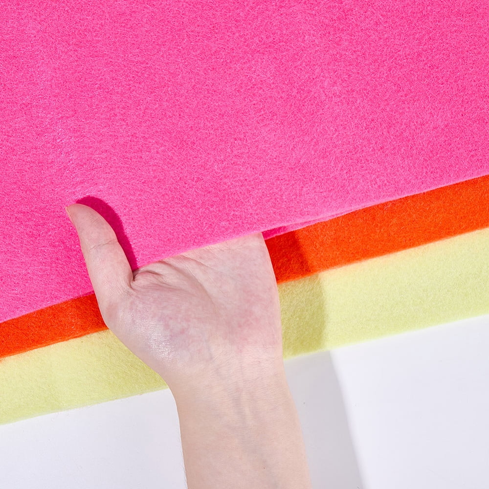 7Pcs 7 Colors Non-woven Felt Fabric DIY for Craft DIY Mat Stuffed with Toys with 7 Skeins Cotton Sewing Thread Mixed Color 92x20x0.14cm