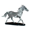 thumbnail image 4 of Estatuas de caballos Esculturas de animales Decoración Recuerdos Regalos Figuras de resina coleccionables para inauguración de la casa Estantería , Tiras para caminar Macarena Escultura de caballo, 4 of 8