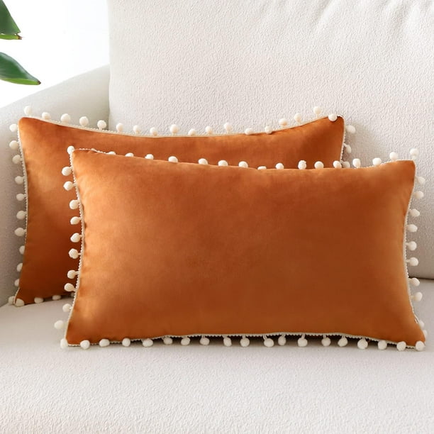 (30x50 cm, Naranja)Juego de 2 Fundas de Cojines Decorativas con Pompones de Terciopelo Suave Fundas de Almohada Decoración del Hogar Fundas de Cojines para Sofá Cama Silla Dormitorio Sala de Estar JM