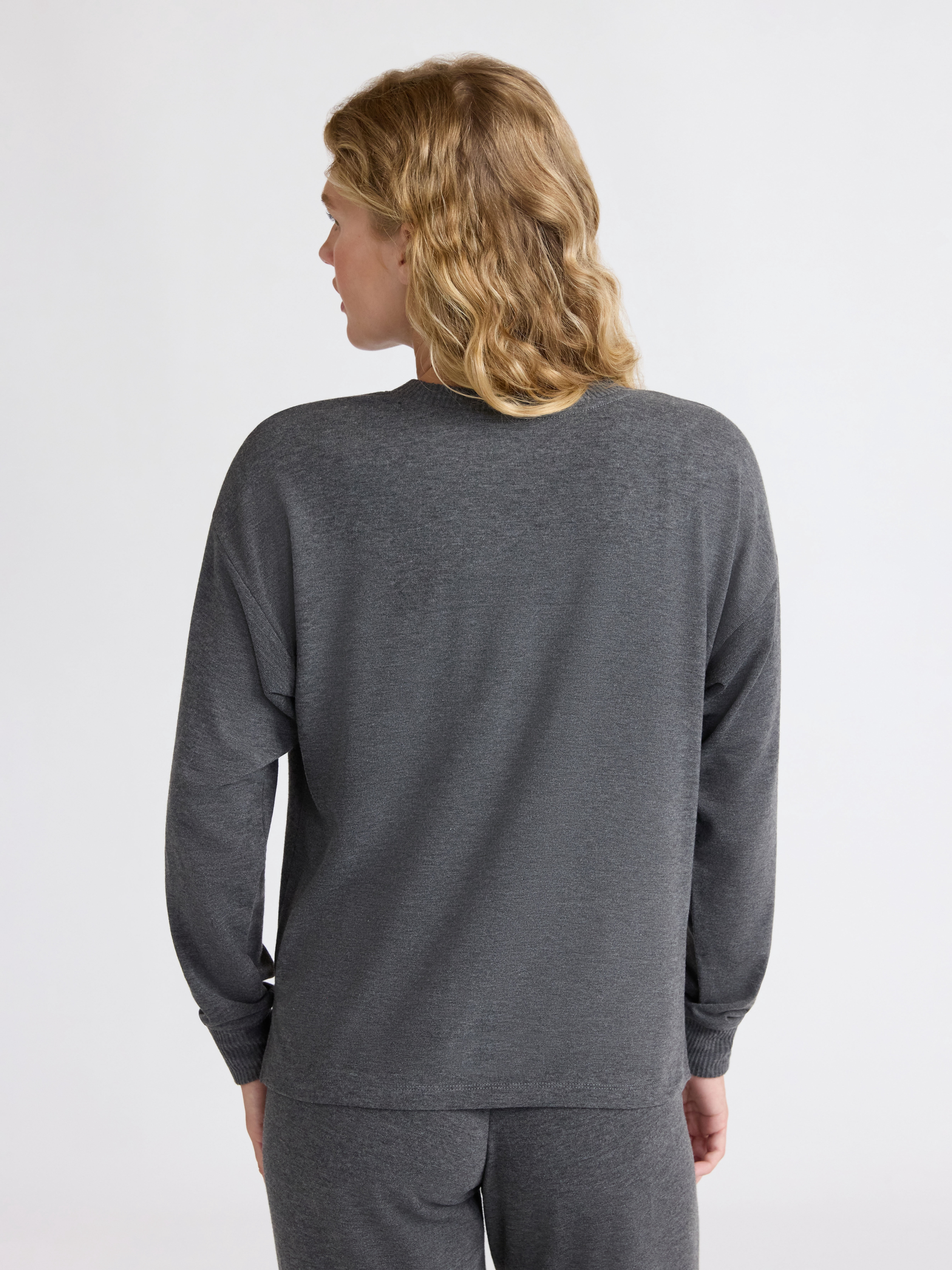 Joyspun Women's Cozy Lounge Collection Hacci Knit Sleep Top with Long Sleeves, Sizes XS-3X