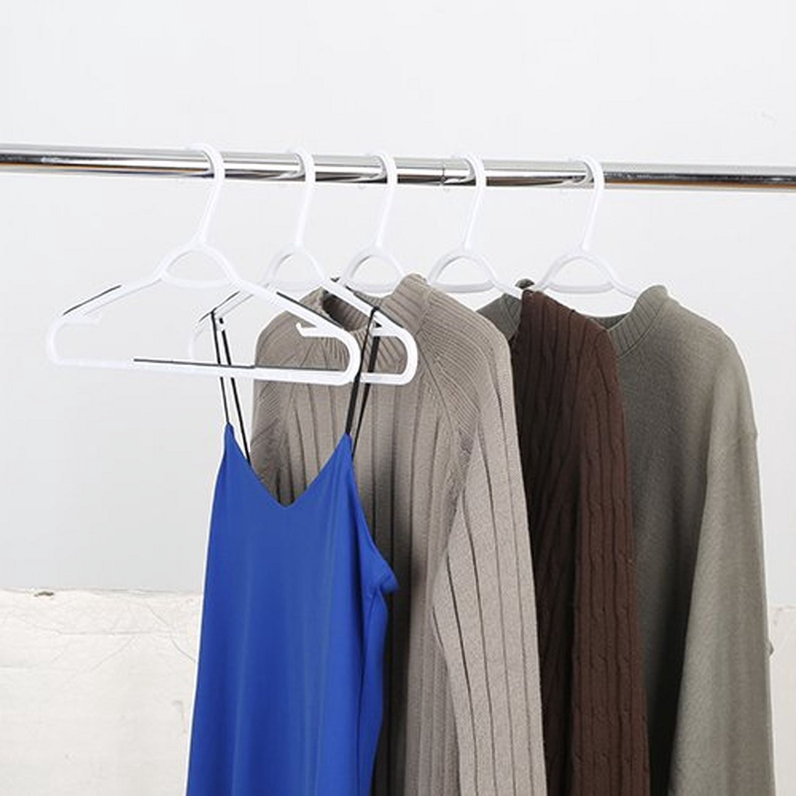 Heavy Duty Non-Slip Velvet Clothes Hangers Slim Design Space Savings 10 Pack