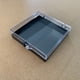 thumbnail image 3 of Use una caja de clavos Use una caja de clavos de plástico transparente Use una caja de clavos de plástico transparente, 3 of 6