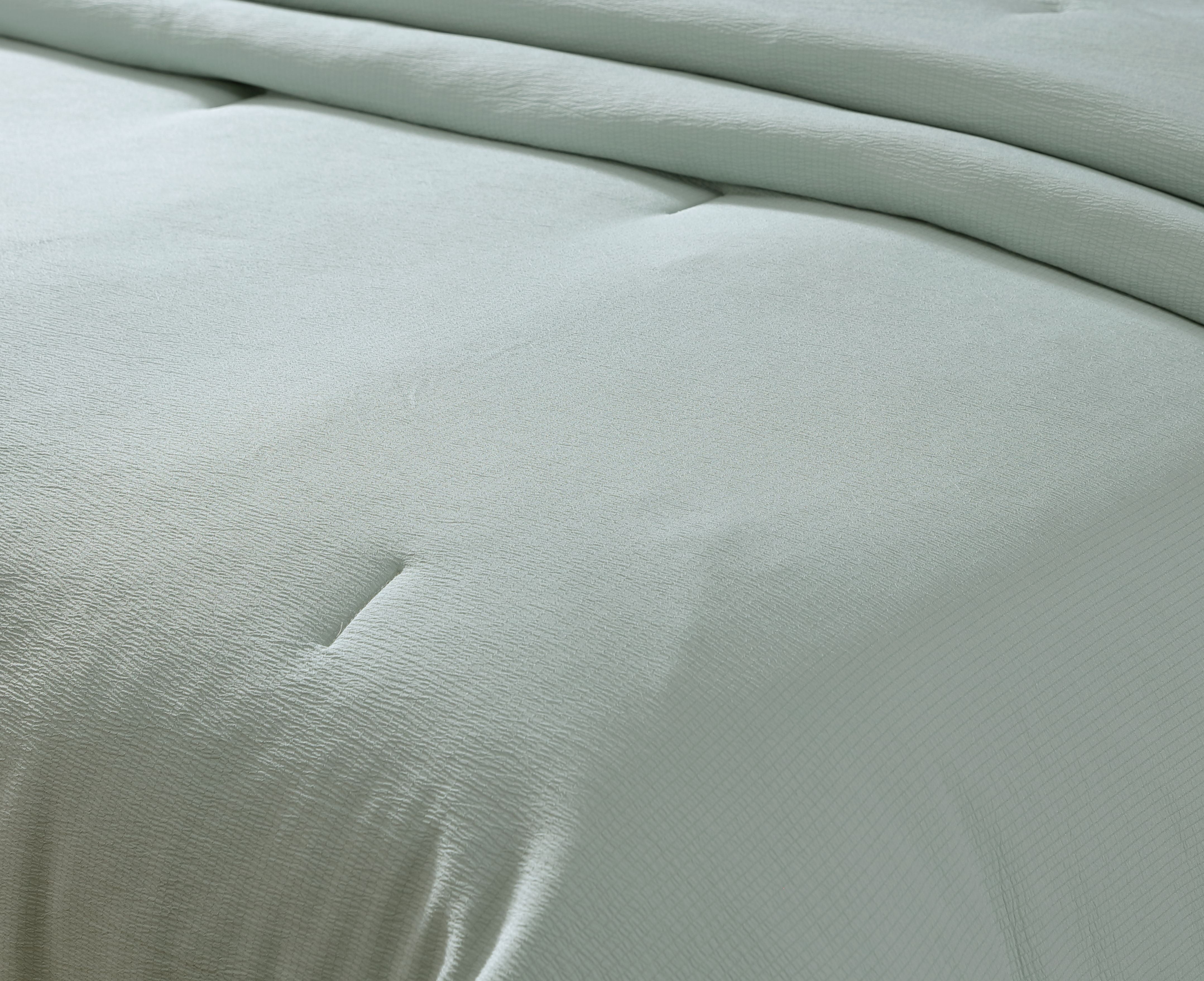 Mainstays Soft Sea Green Comforter, Queen