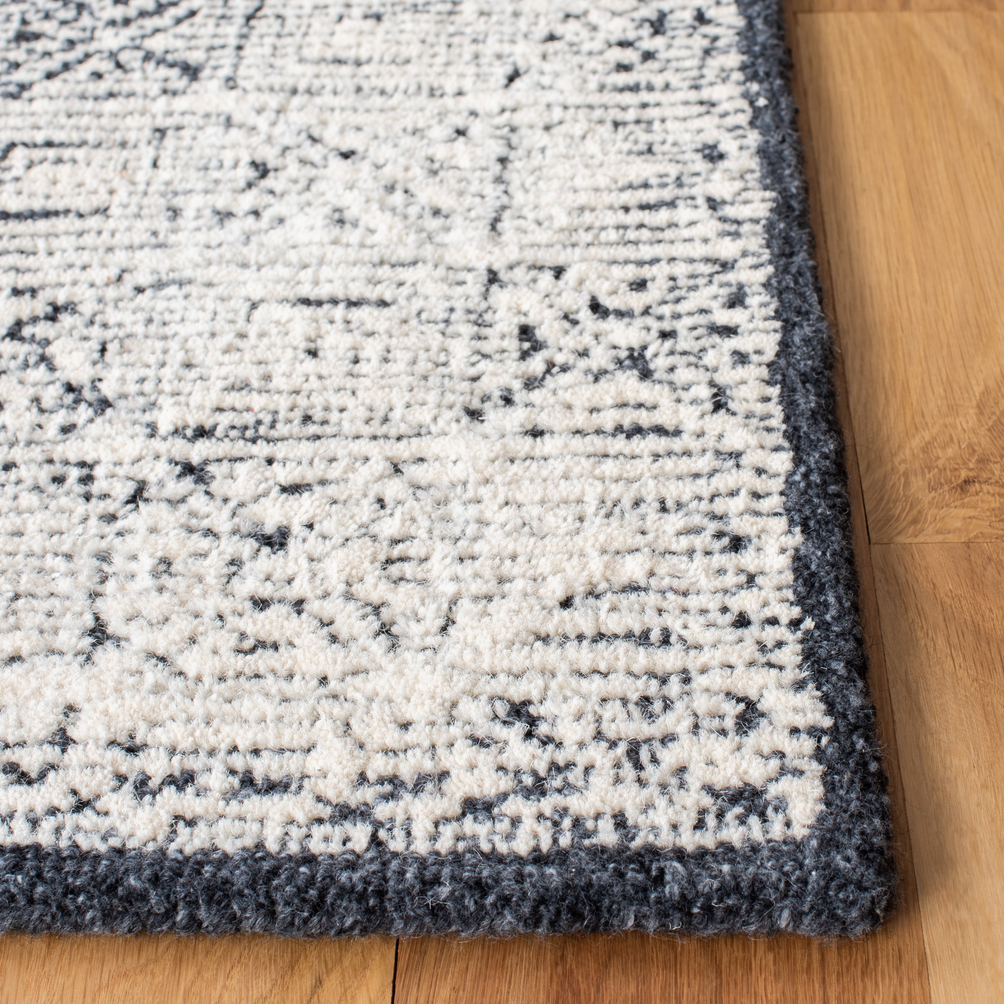 SAFAVIEH Roslyn Burton Abstract Area Rug, Black/Ivory, 4' x 6'