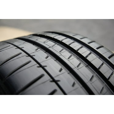 Michelin Pilot Super Sport Summer 245/40ZR20/XL (99Y) Tire