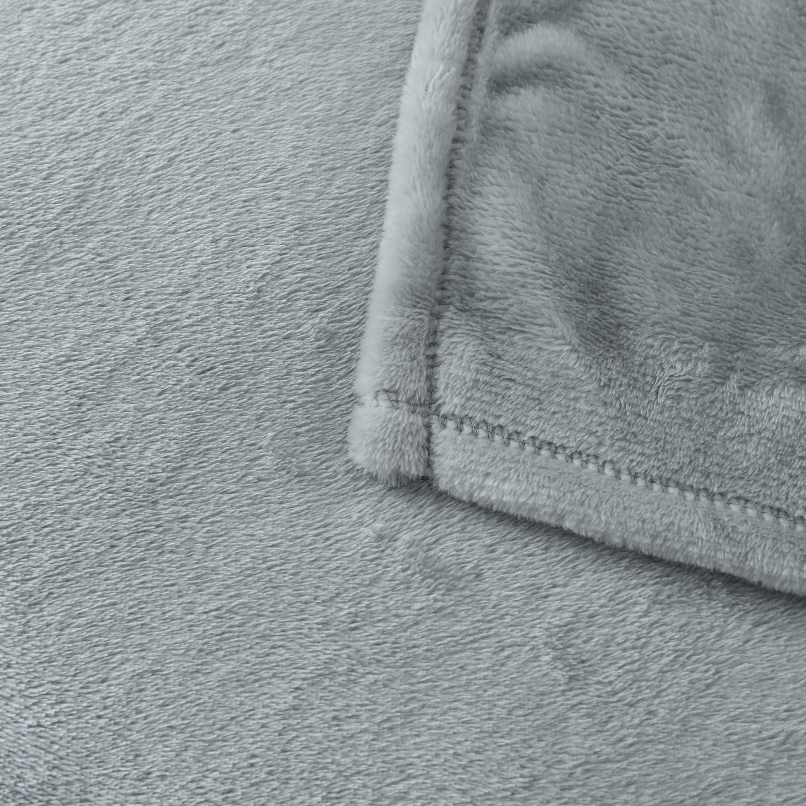 Mainstays Super Soft Plush Blanket, Gray, Twin, Adult/Teen