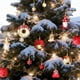 thumbnail image 3 of Adornos navideños de bolas de plástico flocado | Adornos colgantes duraderos para árbol con cuerda con hebilla de metal | Textura clásica multitamaño | Ideales para Navidad, fiestas, decoración del, 3 of 6
