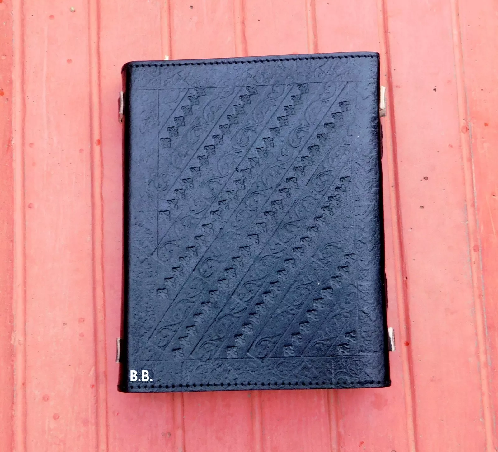 Handcrafted Embossed Design Vintage Leather Bound Journal Diary Rose Quartz Stone Belt Closure Notebook For Men & Women Office Stationary Use