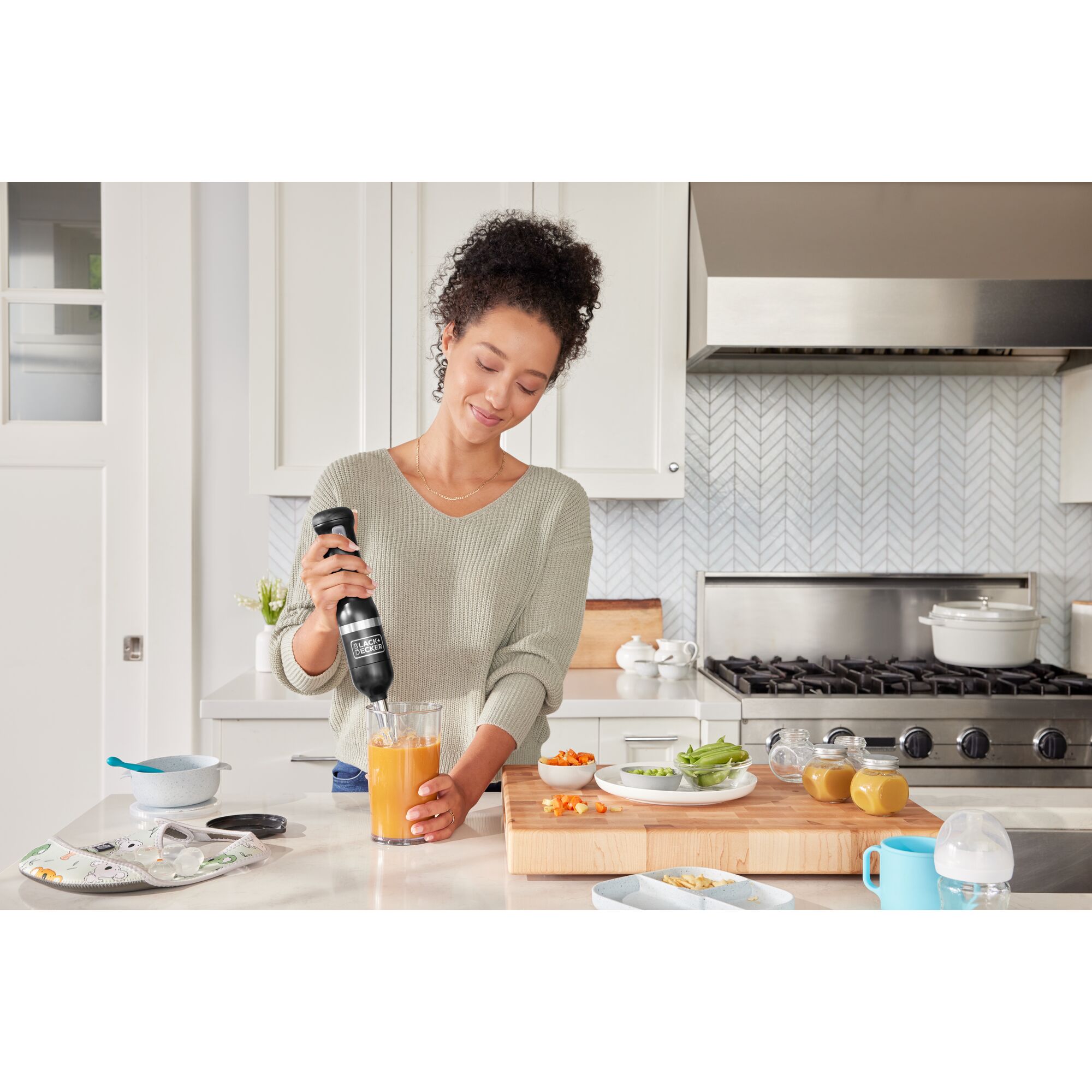 BLACK+DECKER Kitchen Wand Blender Kit, Black (BCKM1011K10)