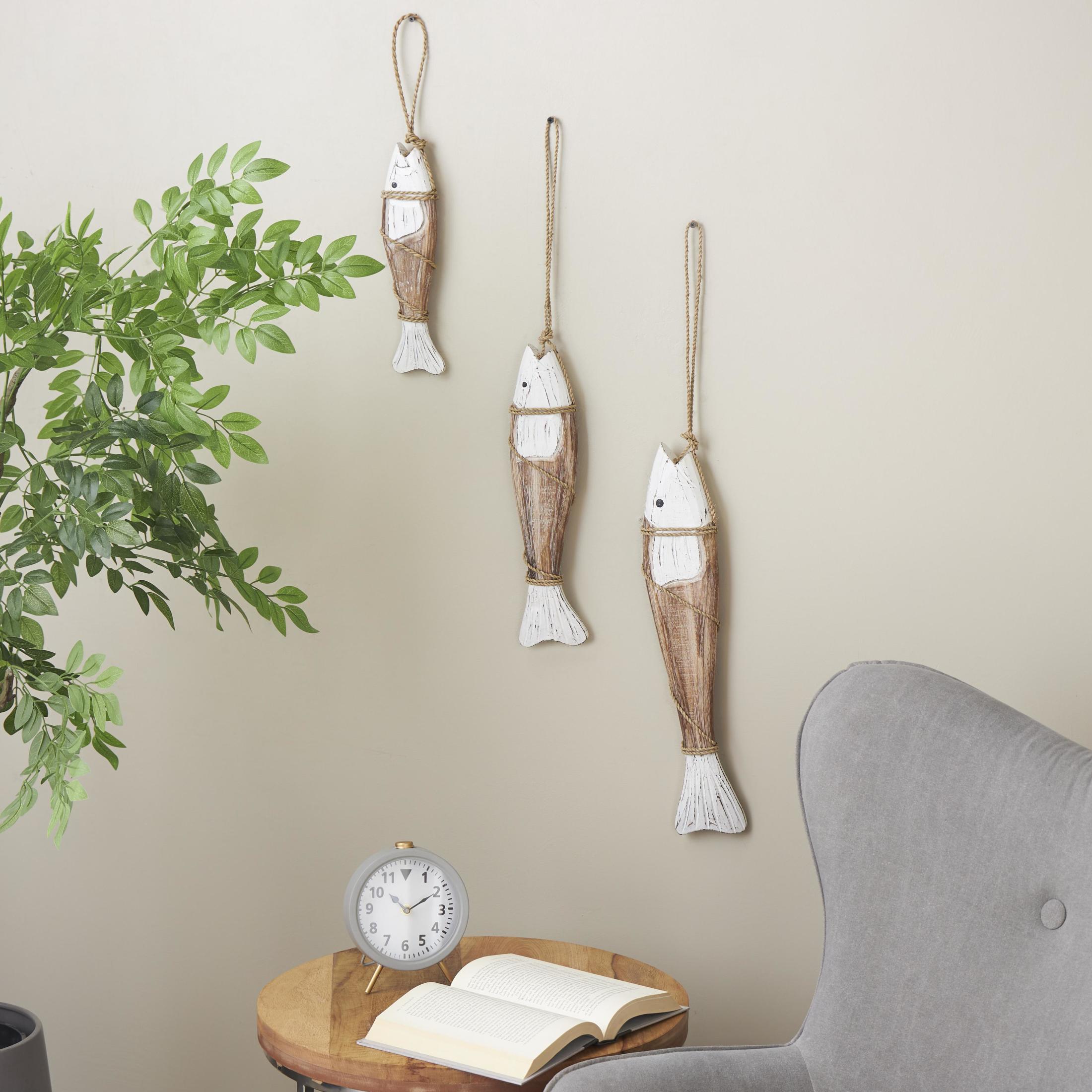 DecMode Brown Wood Handmade Fish Wall Decor (3 Count)