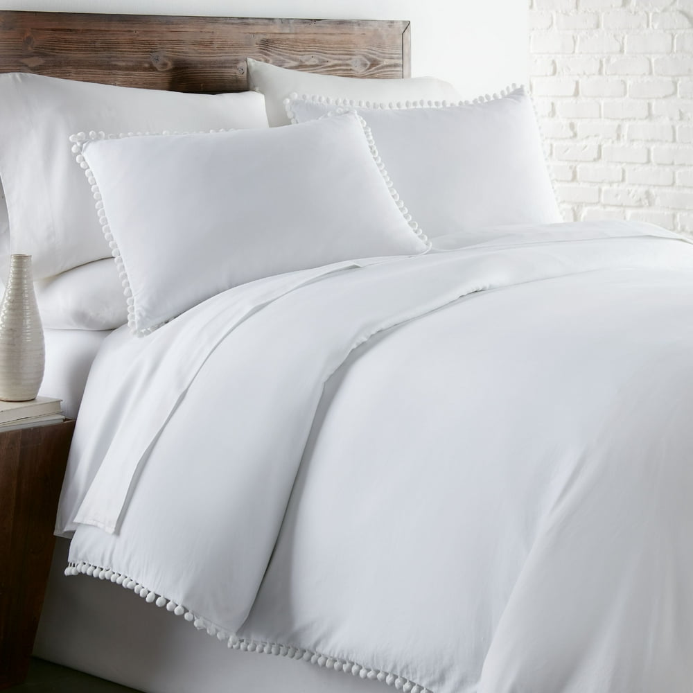 Pom Pom Duvet Cover Set by Southshore Fine Linens