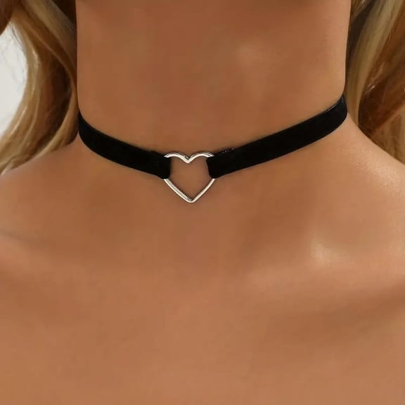Black Velvet Heart Choker Necklace for Women Adjustable Silver Tone Open Heart Gothic Collar Trendy Retro Jewelry Gifts
