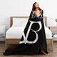 thumbnail image 5 of Manta ultrasuave de Black Veil Brides, extragrande, súper suave y cálida para sofá, cama y sofá. Acogedora, suave y ligera, 101 x 76 cm., 5 of 5