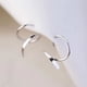 thumbnail image 5 of Fiudx Pendientes de Aro En Espiral con Diseño de Doble Torsión, Aro Pequeño para Cartílago, Moderno Diseño de Doble Perforación, Ideales para Bodas, Cumpleaños, Navidad y Cualquier Mujer. Oro Blanco, 5 of 5