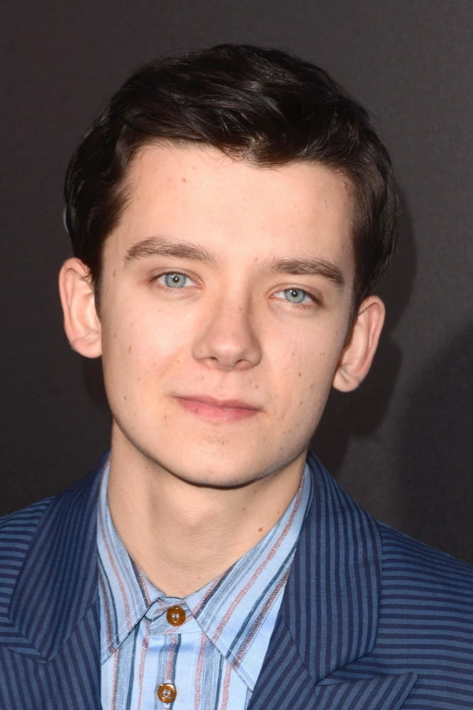 Asa Butterfield At Arrivals For The Space Between Us Premiere Arclight ...