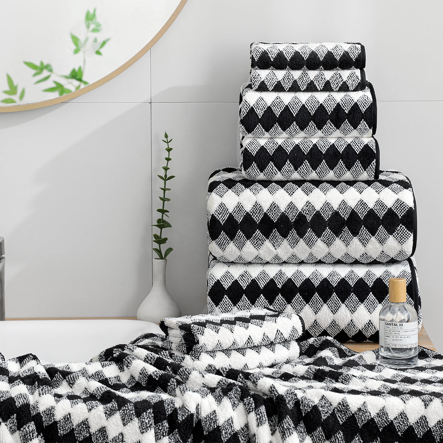Smuge 4 Pack Bath Towels Extra Large 35"x 70"Highly Absorbent Quick Dry Bath Towels Oversized Microfiber Bath Sheets Soft Luxurious Towels for Bathroom Kitchen Spa Hotel Gym (Black)