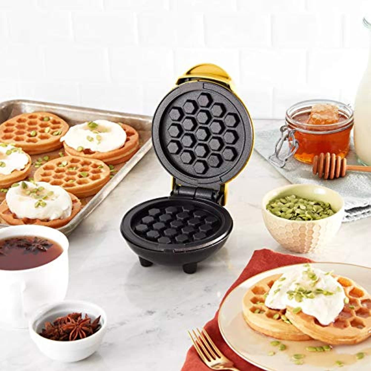 dash honeycomb waffle maker