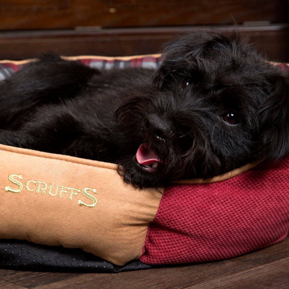 Scruffs® Highland Box Bed, Pet Bed, Machine Washable, Non-Slip Base, One-Piece, Soft-Walled Design (Small) - Red
