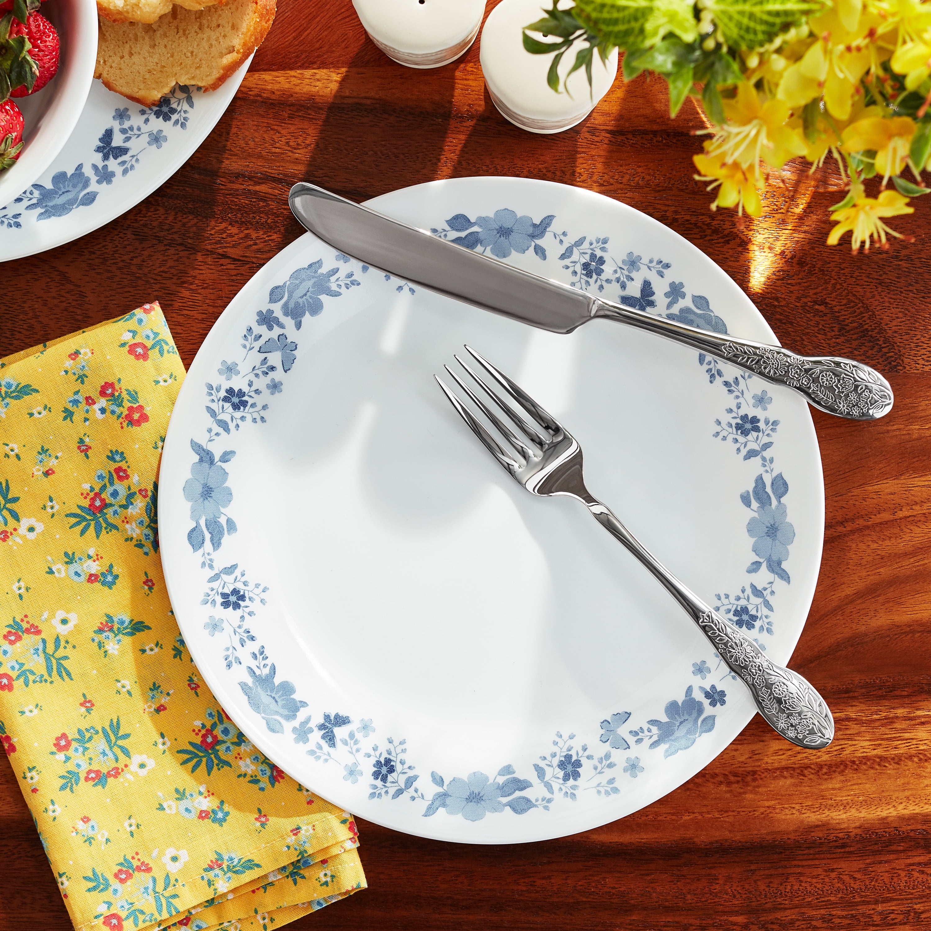 The Pioneer Woman by Corelle Dinner Plate, Evie, Blue