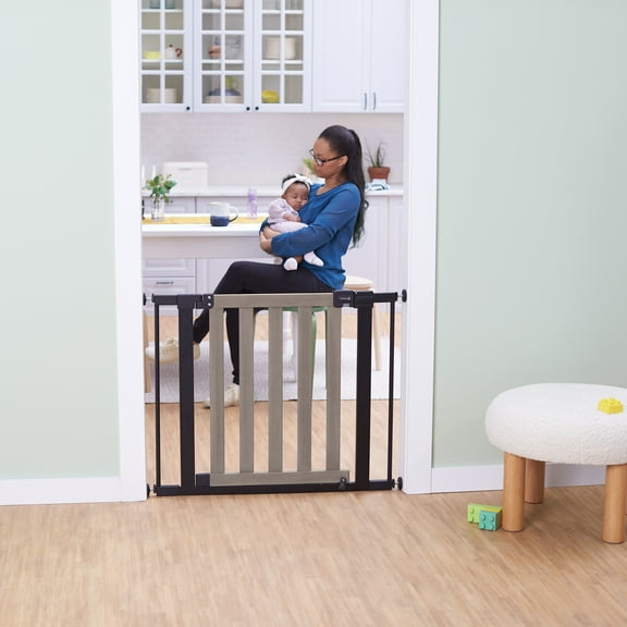 Safety 1st Wood-and-Metal Flat Slat Gate, Grey