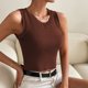 thumbnail image 2 of Top ajustado sin mangas, cuello redondo, liso, cómodo, informal, de punto, camiseta sin mangas para mujer, para ejercicio en la calle, diario, 2 of 6