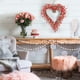 thumbnail image 1 of Guirnalda decorativa de 16 pulgadas con forma de corazón para el Día de San Valentín con luces para interiores y exteriores., 1 of 9
