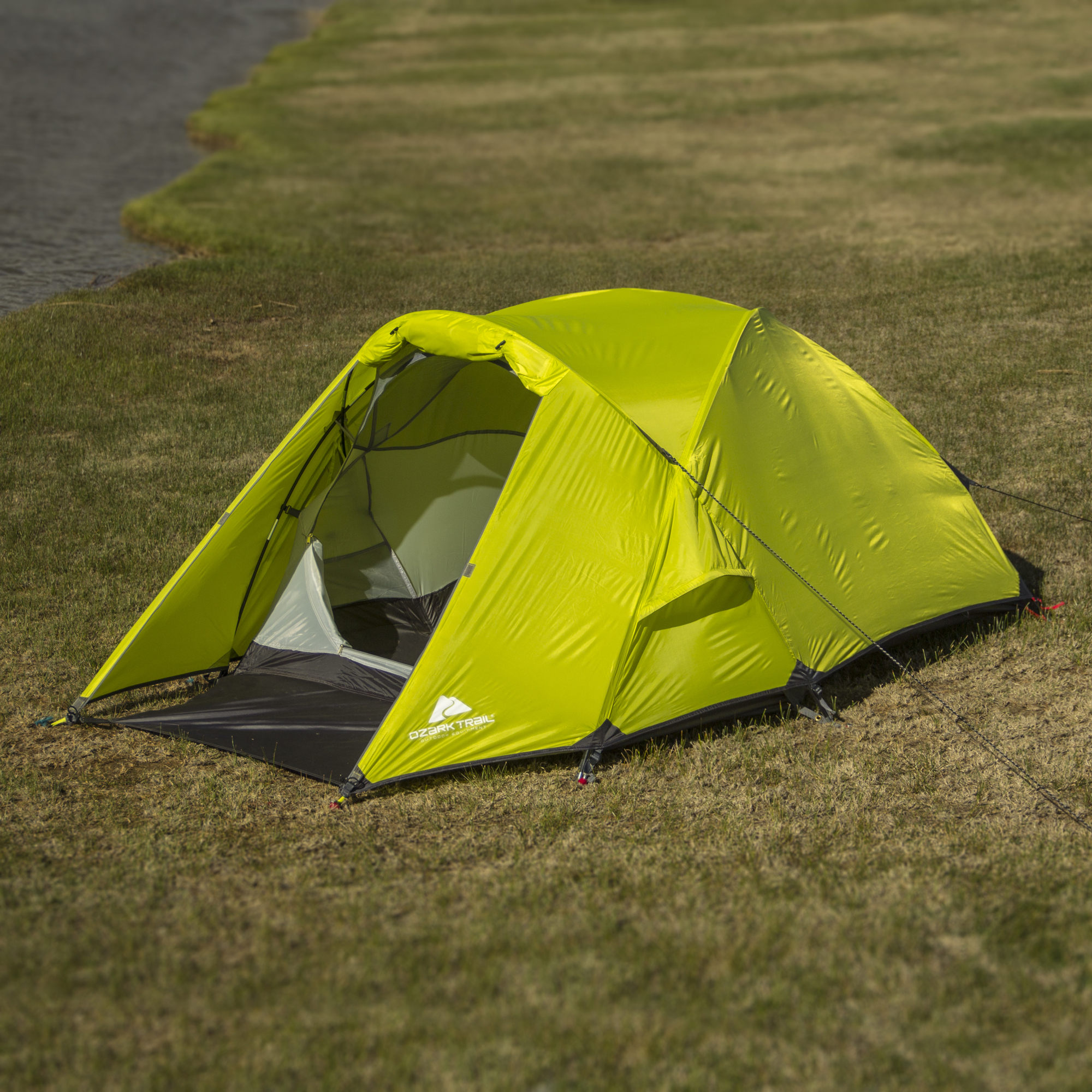 Lightweight tent fabric