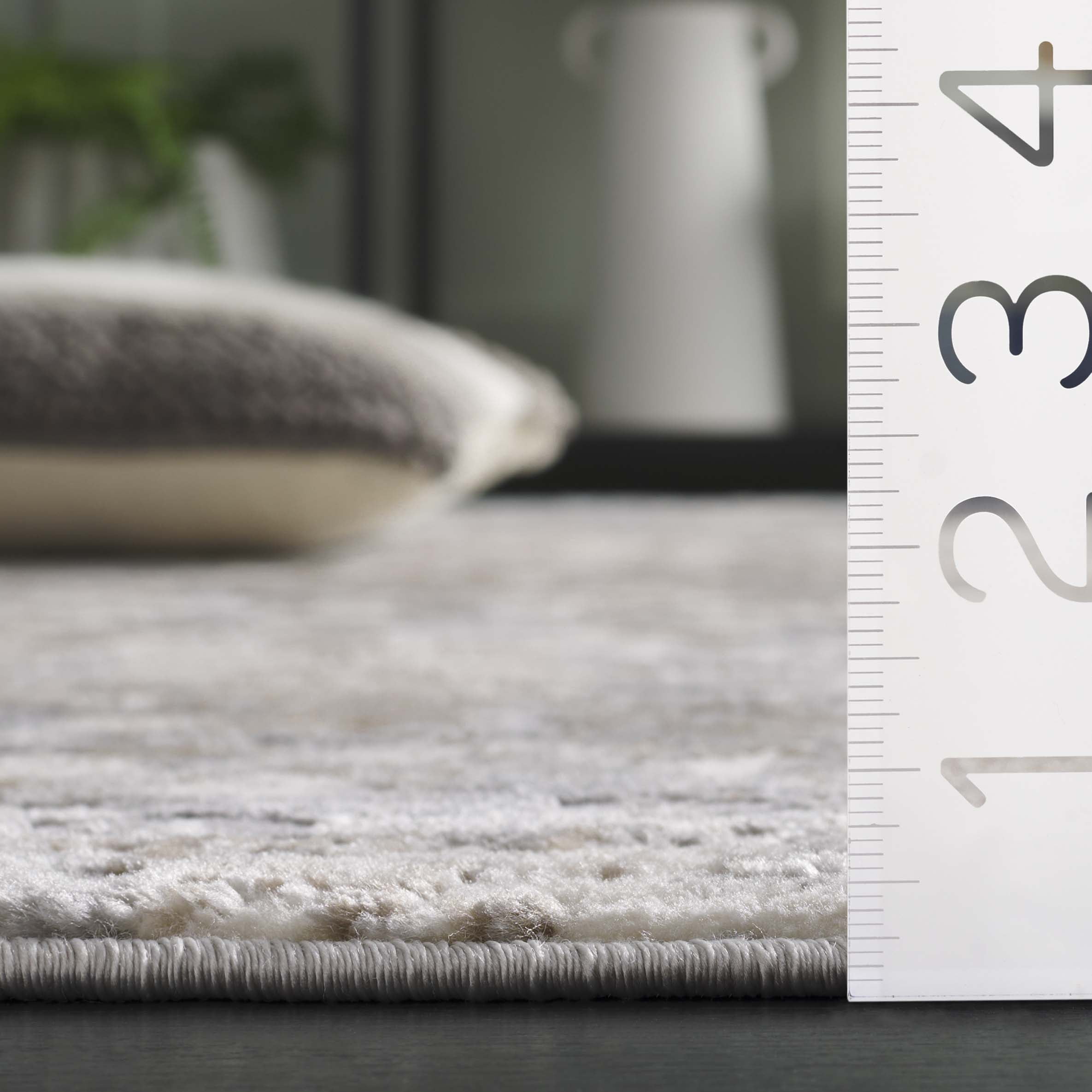 Safavieh Lagoon Elisie Abstract Area Rug, Ivory/Gray, 4' x 6'