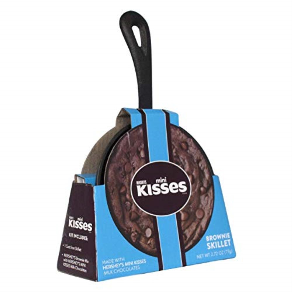 hershey's 5 inch mini cast iron brownie skillet with bonus brownie mix