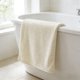 thumbnail image 5 of Toalla De Baño De Vellón Toalla de baño extragrande blanca de 140 x 70 cm, súper suave, absorbente y de secado rápido (1 unidad) JASKFLY, 5 of 8