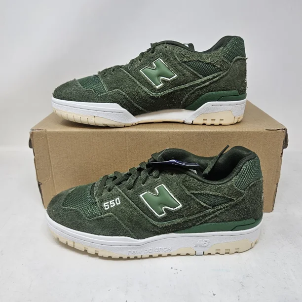 Men's New Balance 550 Suede Casual Shoes / Nori Green / BB550PHB / Size 5.5