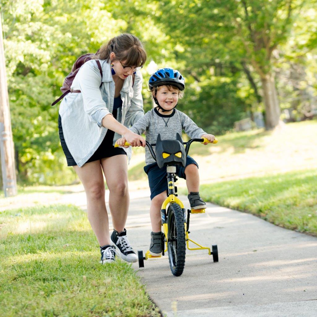 16 inch Batman Kid's Bike includes Mask with Glowing Eyes for kids ages 4 to 7 years old