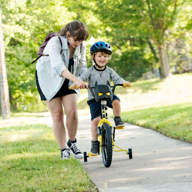 16 inch Batman Kid s Bike includes Mask with Glowing Eyes for kids ages 4 to 7 years old Walmart