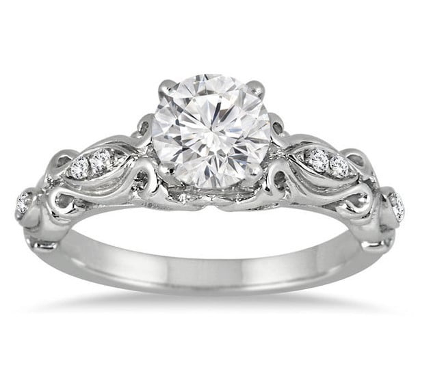 Delightful Antique Wedding Ring 0.50 Carat Round Cut Diamond on Gold by JeenJewels