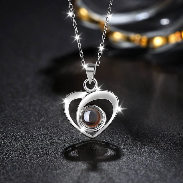 Fiudx Collar de Amor, Diseño Elegante y Versátil, Acabado Metálico Brillante, Artesanía Exquisita, Regalo Perfecto para Ocasiones Especiales, Ideal para Mujeres, Fácil Mantenimiento.