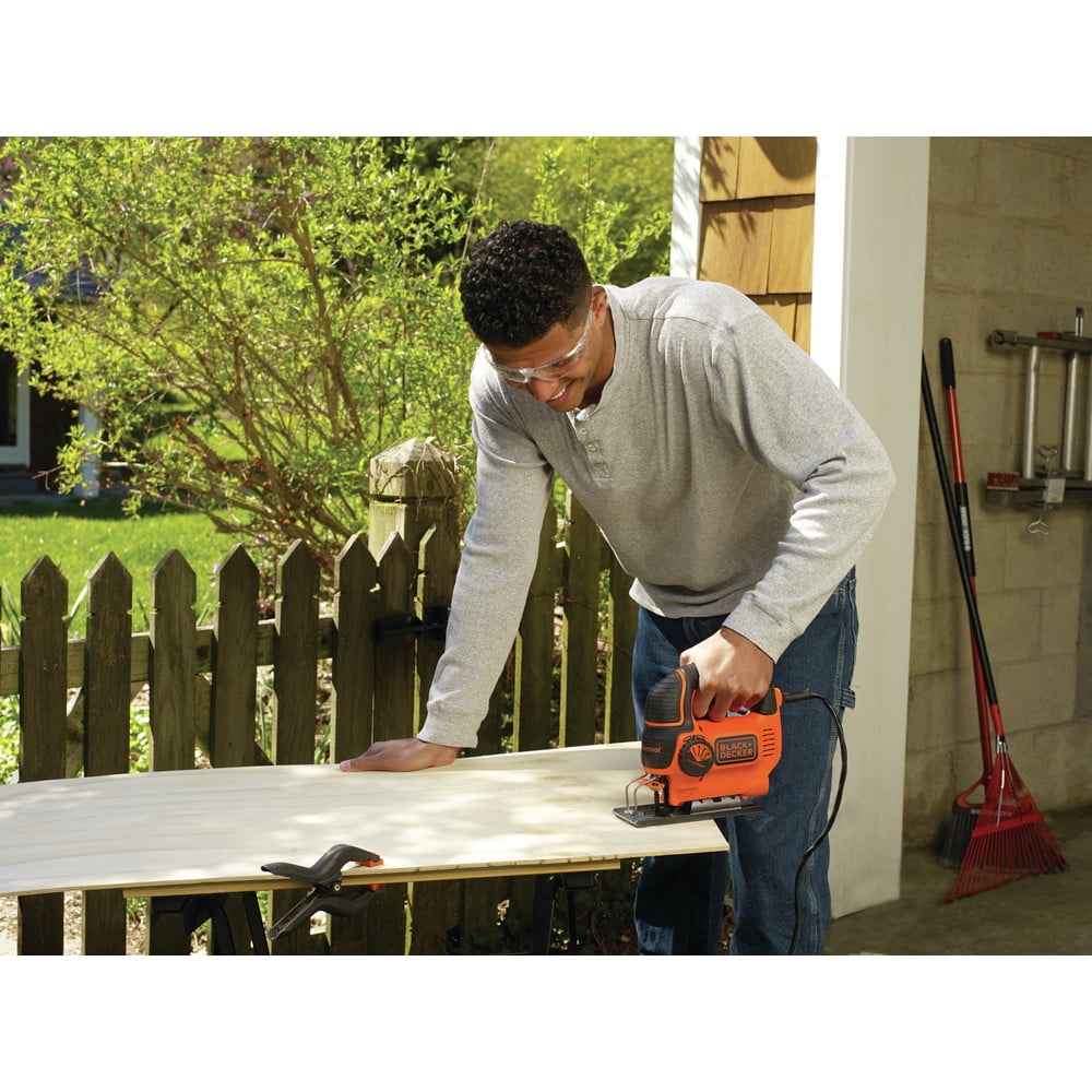 BLACK+DECKER Curve Control 5-Amp Jig Saw, BDEJS600C