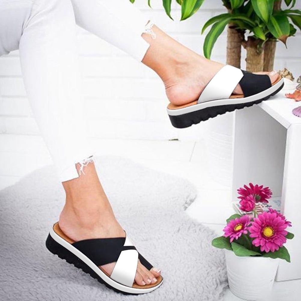 women's material flip flops