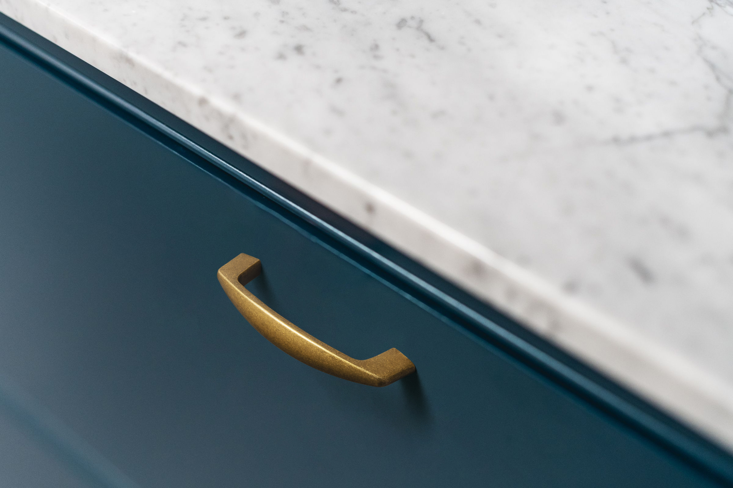 Goo-Ki 12 Pack 5 Inches Center to Center Antique Brass Cabinet Pulls, Zinc Alloy Drawer Cabinet Handles for Bar Cupboard Closet Wardrobe