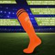 thumbnail image 3 of Dinheiro Calcetines de fútbol hasta la rodilla para niños - 3 pares de calcetines largos de fútbolNaranja+amarillo negro+negro blanco, 3 of 6