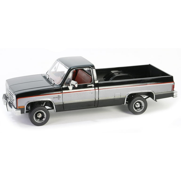 Greenlight Artisan 1986 Chevy K10 Silverado Pickup Truck in Black