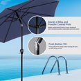 thumbnail image 4 of Simple Deluxe Parasol de Marché Extérieur de 9 Pi pour Table de Patio avec Inclinaison à Bouton et Manivelle, Grand Parasol de Soleil avec Poteau Robuste et Auvent Résistant à la Décoloration, Bleu Foncé, 4 of 7