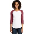 thumbnail image 1 of Camiseta ajustada Very Important Tee® para mujer de District® con mangas raglán de 3/4. DT6211 Distrito DT6211, 1 of 1