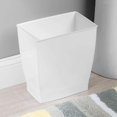 thumbnail image 3 of Bote de basura iDesign de plástico rectangular para spa, 9.5 l, 2.5 galones, blanco, 3 of 3