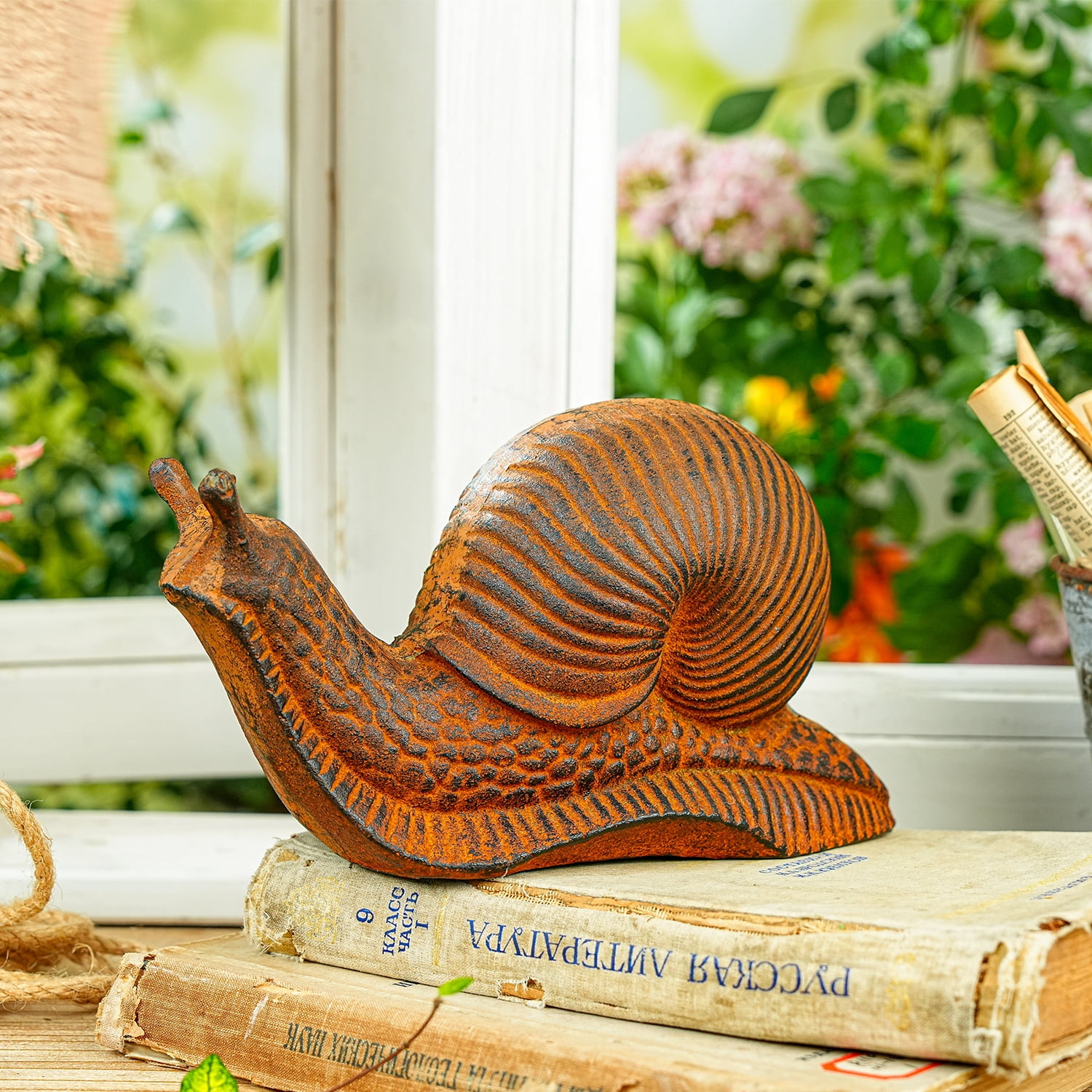 Sungmor Cast Iron Snail Statue, Vintage Animal Collection Figurines, Home Office Table Decor, Paperweight, Doorstop, Garden Lawn Cute Ornament, Rust Finish