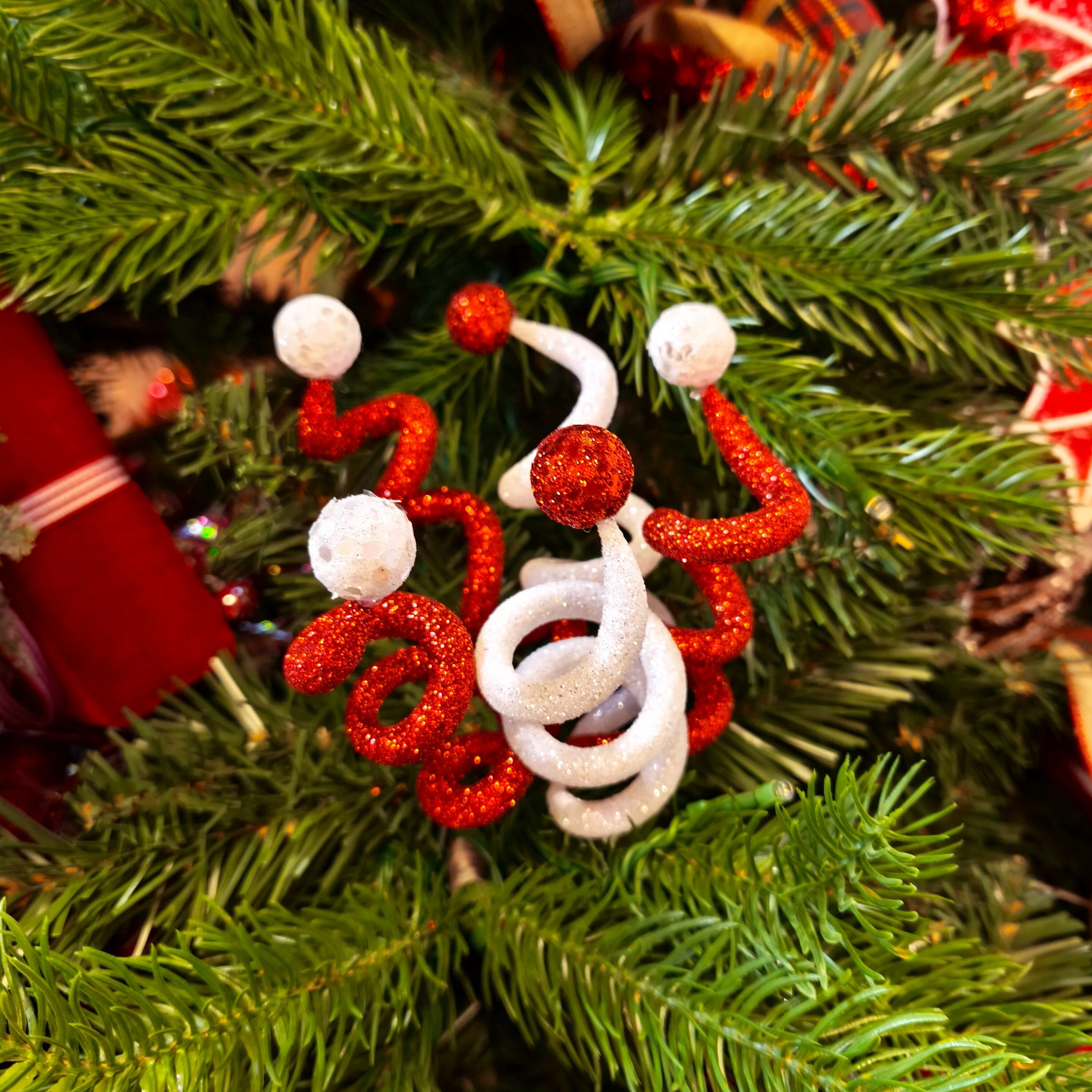 Curly Glitter Decorative Christmas Clip, Red and White, 7", by Holiday Time